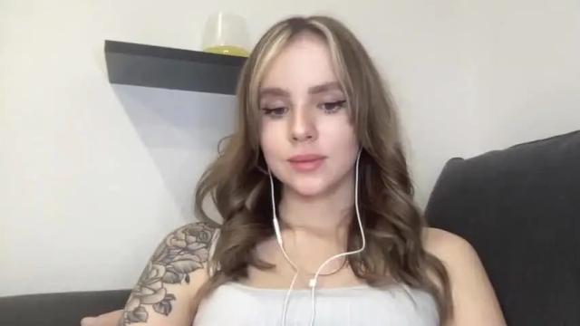 Image 3 of lindeyjoy Stream on Chaturbate on 16 months ago