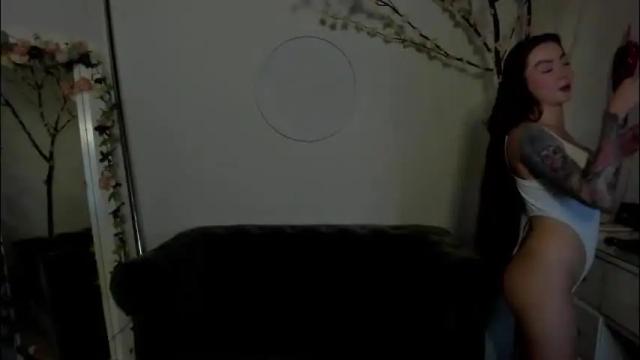 Image 2 of lindsay_khaleesi Stream on Chaturbate on 1 month ago