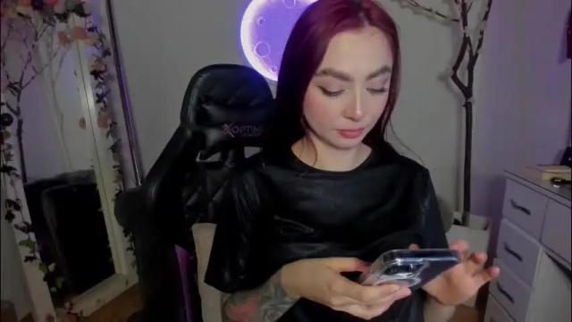 Image 12 of lindsay_khaleesi Stream on Chaturbate on 1 month ago