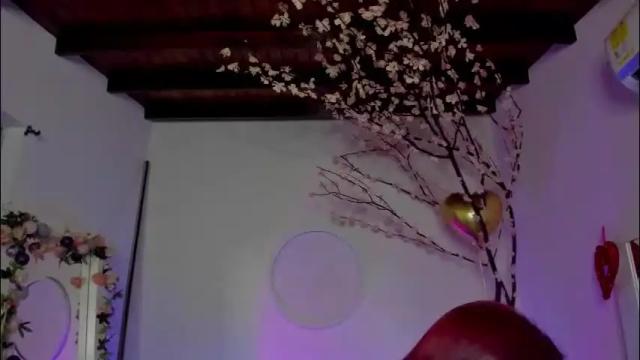 Image 4 of lindsay_khaleesi Stream on Chaturbate on 1 month ago