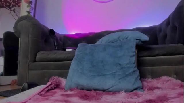 Image 2 of lindsay_khaleesi Stream on Chaturbate on 3 days ago