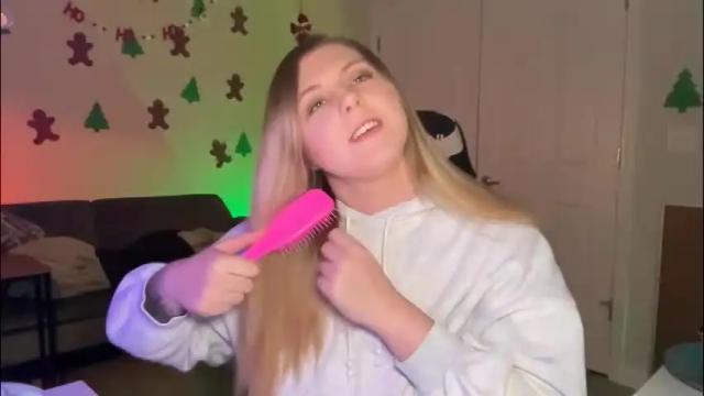 Image 2 of lindseyluxe Stream on Chaturbate on 19 days ago