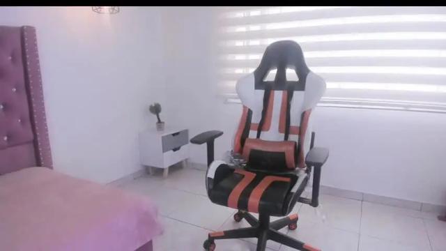 Image 7 of linyin_ Stream on Chaturbate on 13 months ago