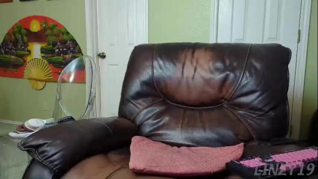 Image 4 of linzy19 Stream on Chaturbate on 2 months ago