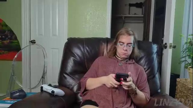 Image 2 of linzy19 Stream on Chaturbate on 2 months ago