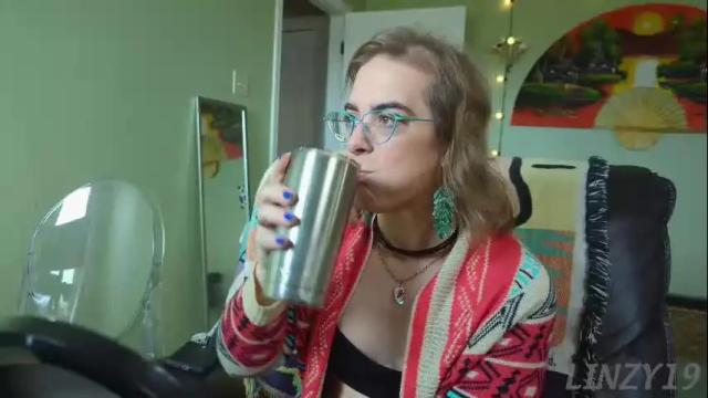 Image 11 of linzy19 Stream on Chaturbate on 25 days ago