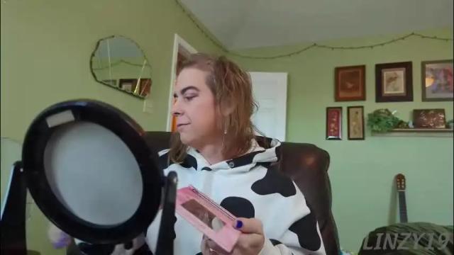 Image 10 of linzy19 Stream on Chaturbate on 1 month ago