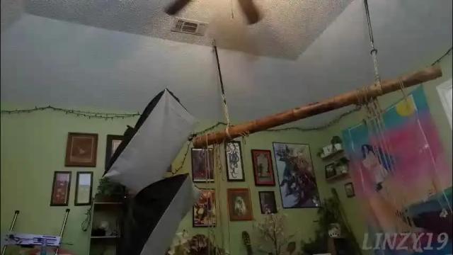 Image 4 of linzy19 Stream on Chaturbate on 1 month ago