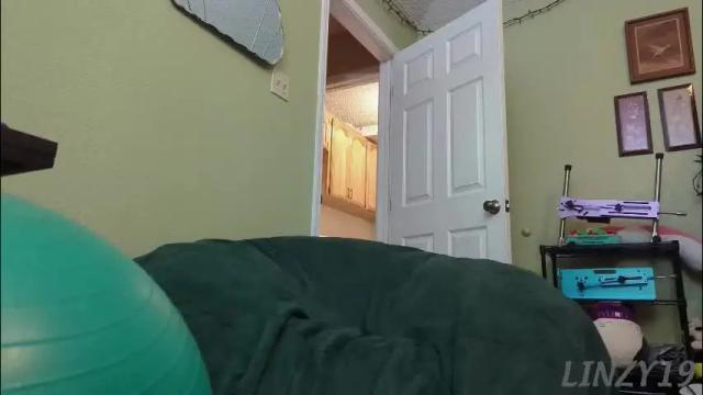 Image 6 of linzy19 Stream on Chaturbate on 1 month ago