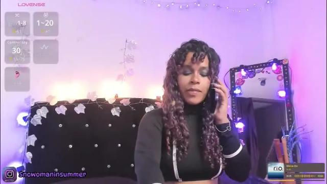 Image 10 of lips_sarasofia Stream on Chaturbate on 14 days ago