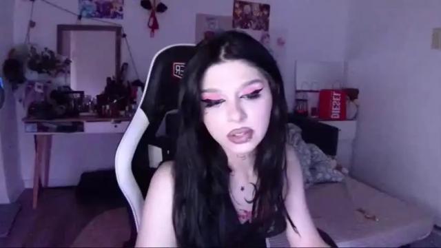Image 3 of lipseclipse Stream on Chaturbate on 18 months ago