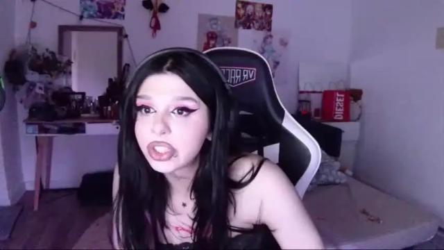 Image 7 of lipseclipse Stream on Chaturbate on 18 months ago