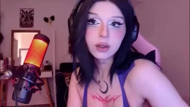 Image 4 of lipseclipse Stream on Chaturbate on 27 days ago