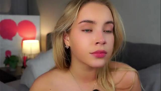 Image 11 of lipswithsmileonthem Stream on Chaturbate on 1 month ago