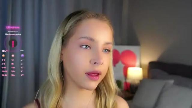 Image 11 of lipswithsmileonthem Stream on Chaturbate on 10 days ago