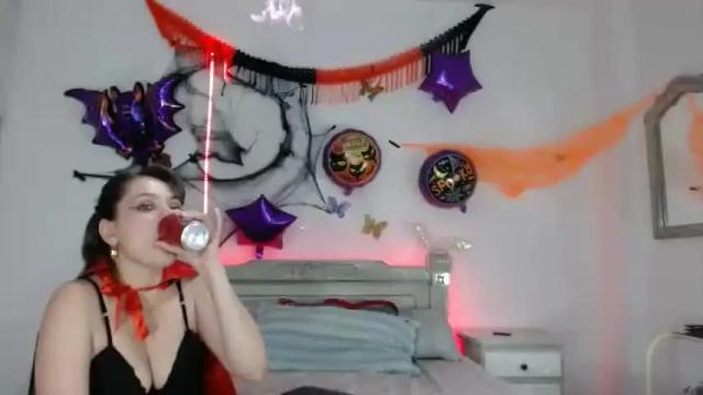Image 7 of lisa_flaco_latin Stream on Chaturbate on 18 months ago