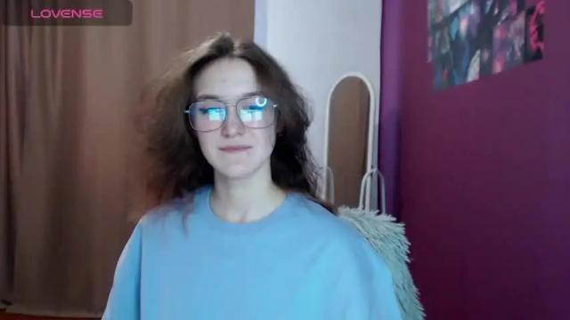 Image 2 of lisa_hua Stream on Chaturbate on 13 months ago