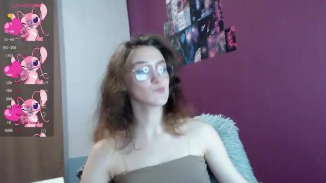 Image 3 of lisa_hua Stream on Chaturbate on 13 months ago