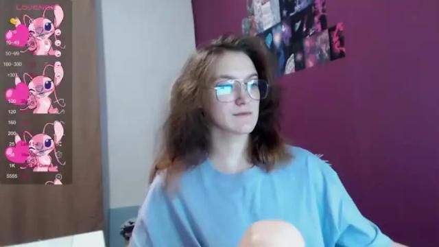 Image 3 of lisa_hua Stream on Chaturbate on 13 months ago