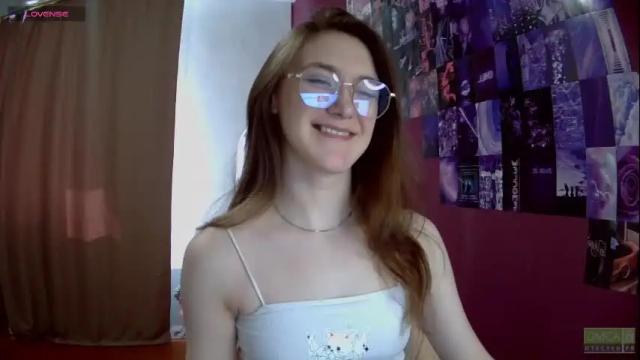 Image 4 of lisa_hua Stream on Chaturbate on 29 days ago