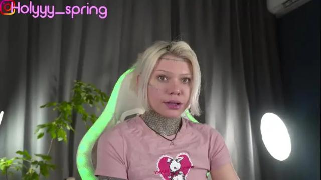 Image 3 of lisa_lovelyy Stream on Chaturbate on 6 months ago