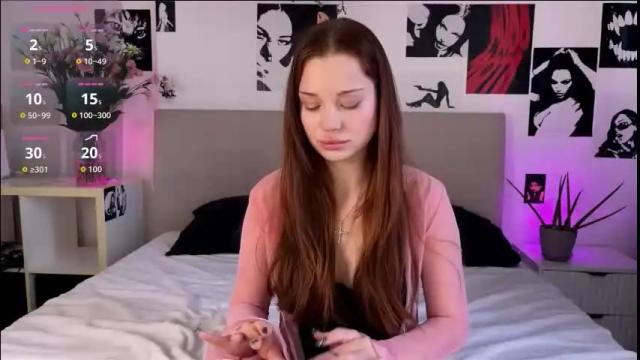 Image 3 of lisa_moons Stream on Chaturbate on 1 month ago