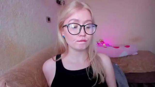 Image 7 of lisa_wonder Stream on Chaturbate on 15 months ago