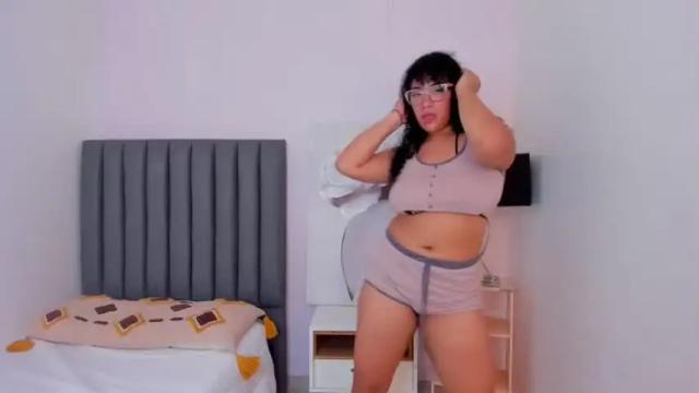 Image 3 of lisa_yatra Stream on Chaturbate on 17 months ago