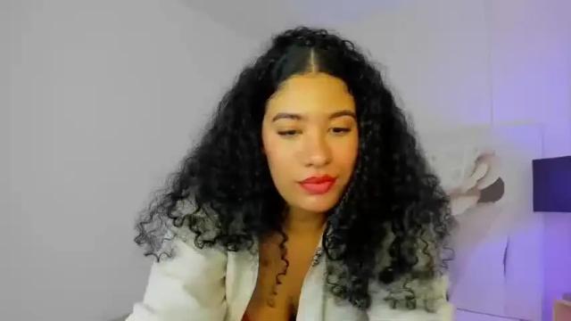 Image 6 of lisa_yatra Stream on Chaturbate on 17 months ago