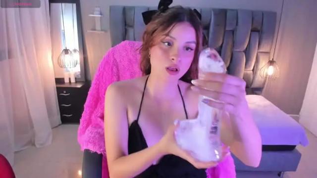 Image 11 of lisaa_swan Stream on Chaturbate on 17 months ago