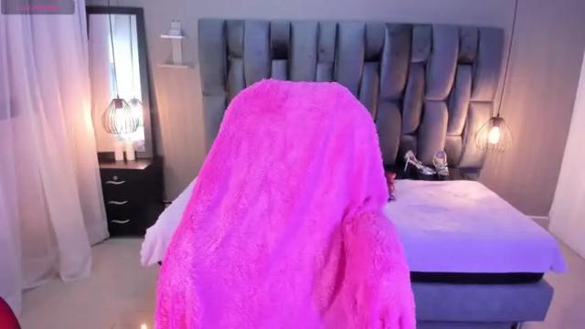 Image 4 of lisaa_swan Stream on Chaturbate on 17 months ago