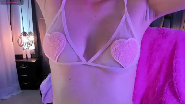 Thumbnail 3, lisaa_swan's Stream at Chaturbate, 17 months ago
