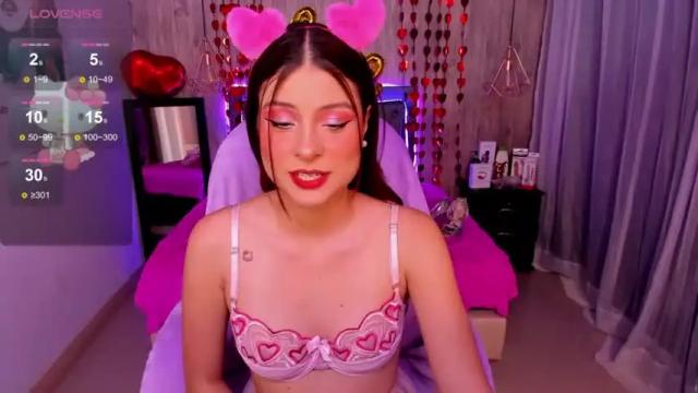Image 3 of lisaa_swan Stream on Chaturbate on 16 months ago