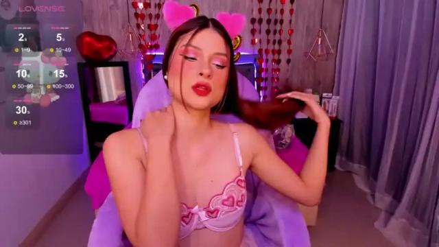 Image 4 of lisaa_swan Stream on Chaturbate on 16 months ago