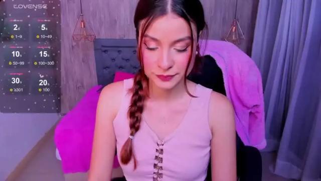 Image 2 of lisaa_swan Stream on Chaturbate on 15 months ago