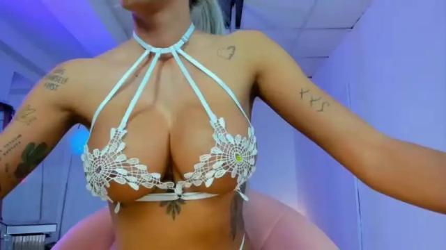 Image 12 of lisaakira Stream on Chaturbate on 13 months ago