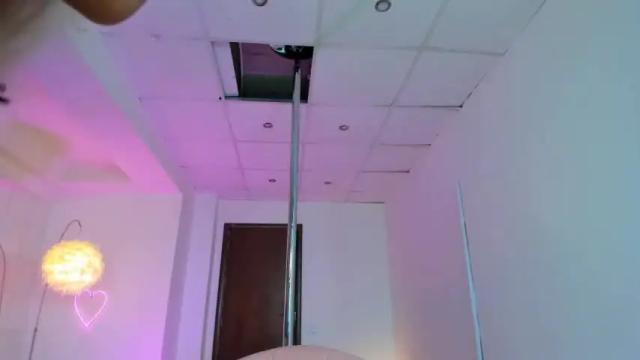 Image 4 of lisaakira Stream on Chaturbate on 12 months ago