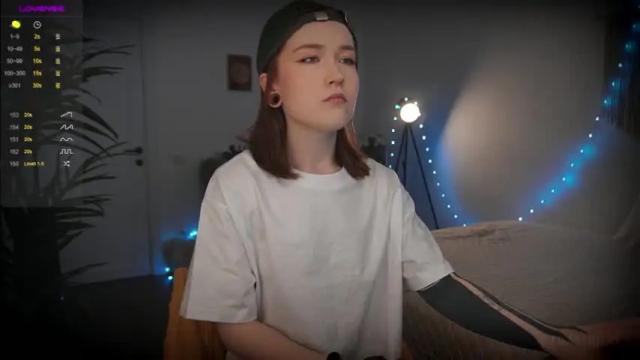Image 2 of lisabeth_oh Stream on Chaturbate on 13 months ago