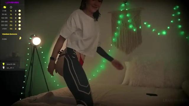 Image 7 of lisabeth_oh Stream on Chaturbate on 13 months ago