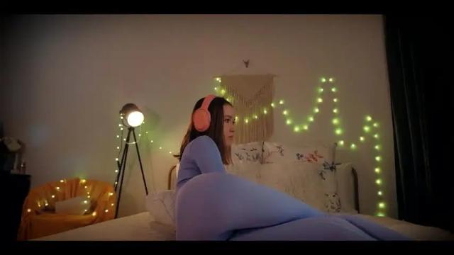 Thumbnail 2, lisabeth_oh's Stream at Chaturbate, 13 months ago