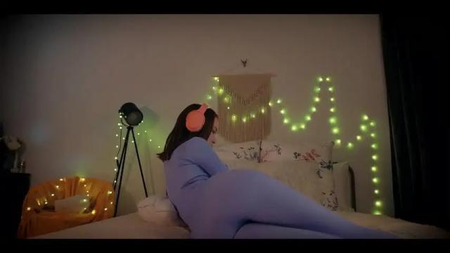 Image 6 of lisabeth_oh Stream on Chaturbate on 13 months ago