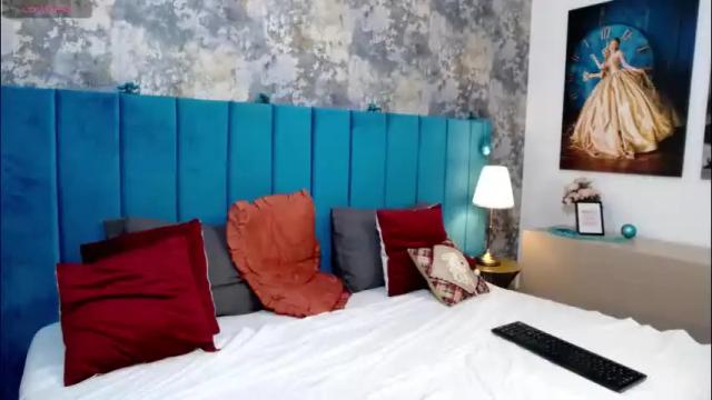 Image 3 of lisacroft Stream on Chaturbate on 15 days ago