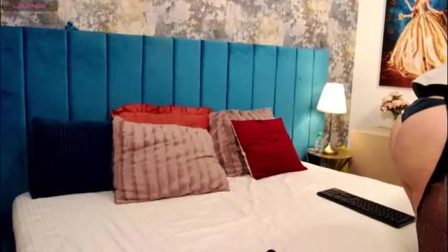 Image 11 of lisacroft Stream on Chaturbate on 1 day ago