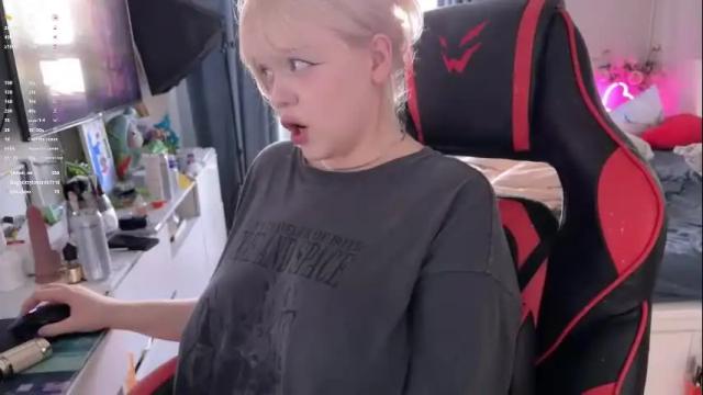 Image 3 of lisalaas Stream on Chaturbate on 4 months ago