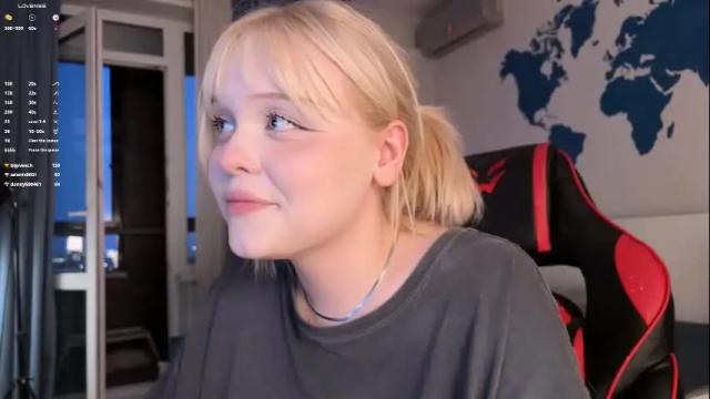 Image 2 of lisalaas Stream on Chaturbate on 4 months ago