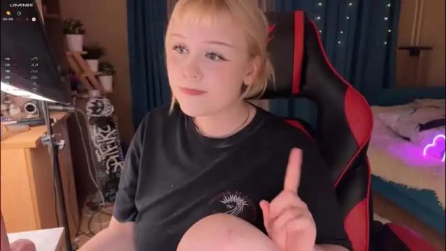 Image 10 of lisalaas Stream on Chaturbate on 2 months ago