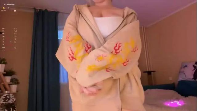 Image 2 of lisalaas Stream on Chaturbate on 2 months ago