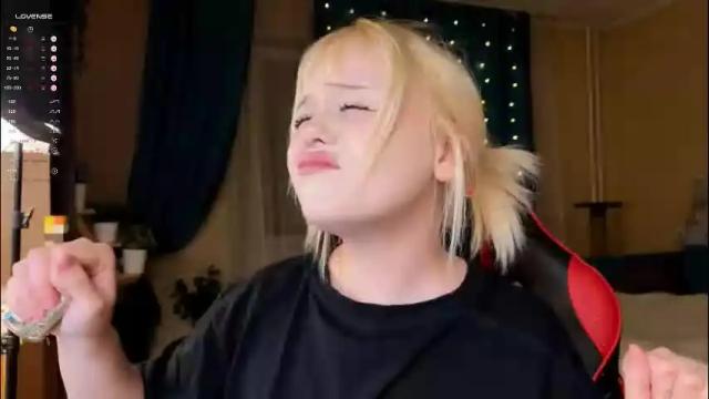 Image 3 of lisalaas Stream on Chaturbate on 1 month ago