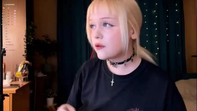 Image 2 of lisalaas Stream on Chaturbate on 1 month ago