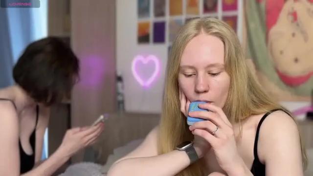 Image 3 of lisalewi Stream on Chaturbate on 13 months ago